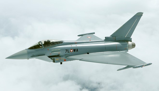 Chẳng hạn, Typhoon có diện tích phản xạ radar nhỏ và thiết kế giúp giảm độ bộc lộ radar.